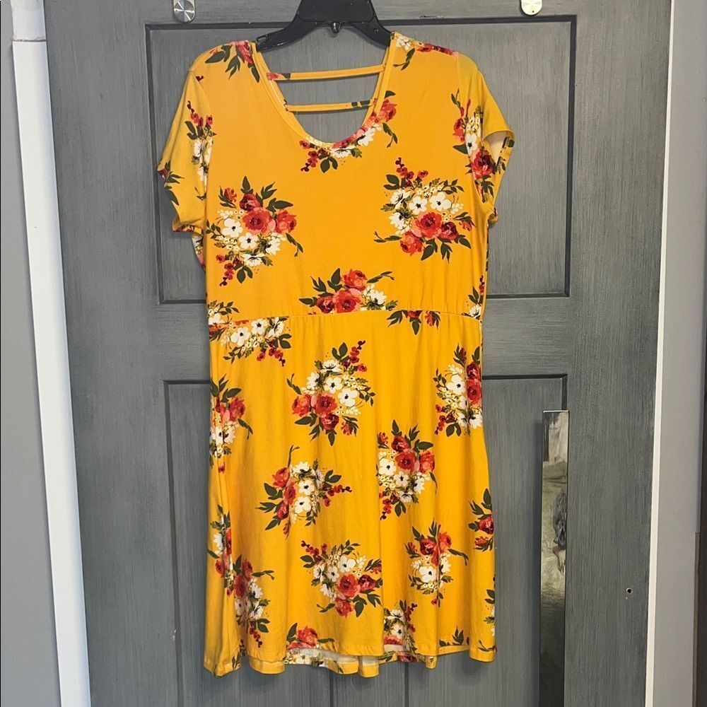 Bobbie Brooks SZ XL Yellow Floral Midi Dress, Flowy, Buttery Soft, Lightweight